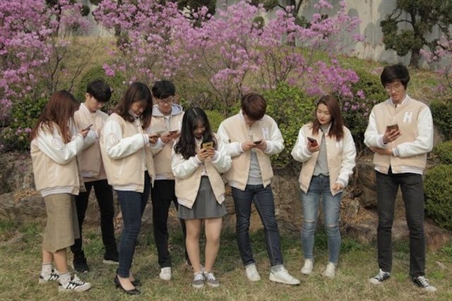 Dan Oki / Odsutnost teleprisutnosti