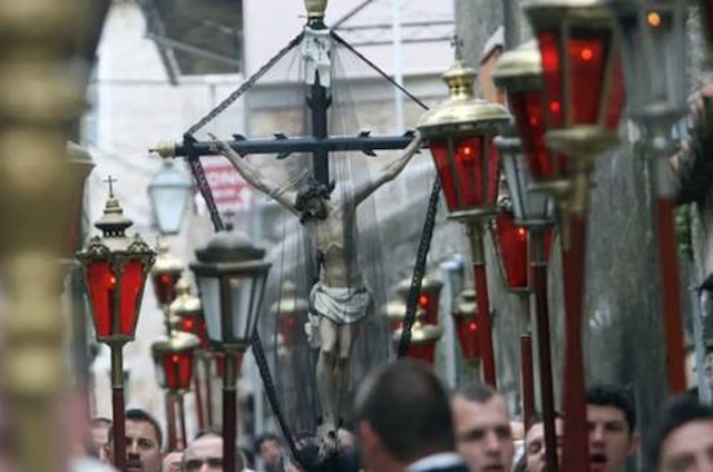 Mrežno predavanje "Procesija Za križen i napjev Gospina plača na otoku Hvaru"