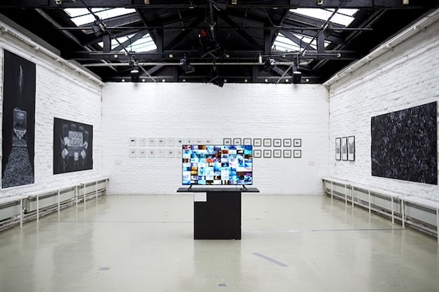 U Zagrebu svečano otvorena izložba 'Slikarstvo i mogućnosti slike: generacija 2021.'