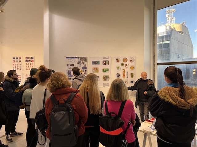 Organizirano  vodstvo kroz izložbu DVK 13-23