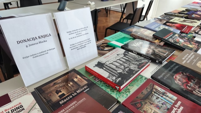 Donacija stručne literature Jamesa Blacka Knjižnici Umjetničke akademije u Splitu