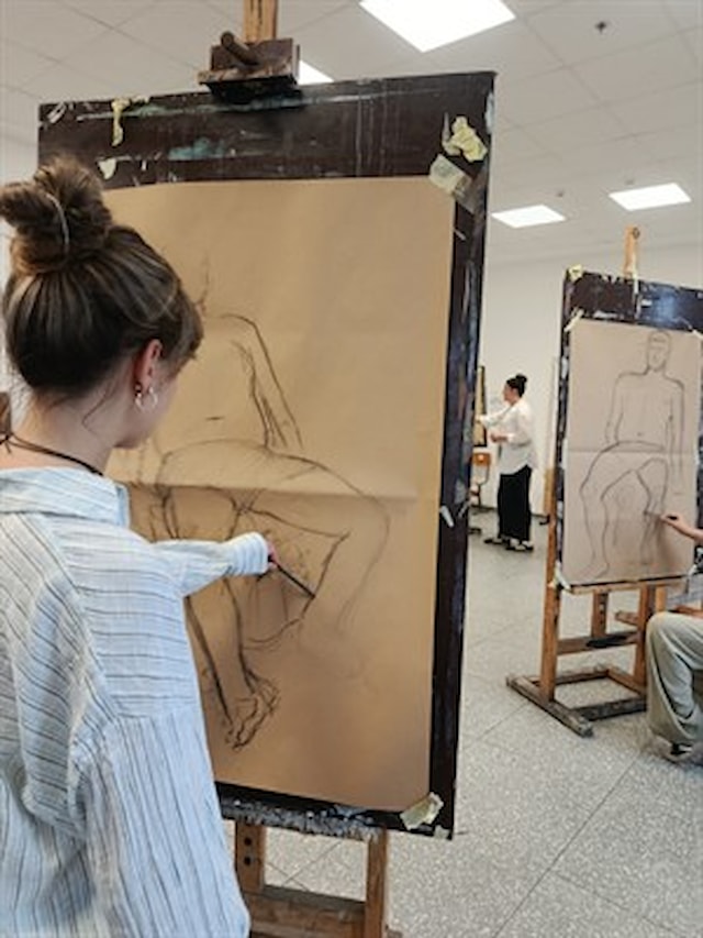 Art Workshop / Figure Drawing Held
