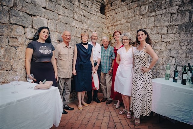 Doprinos UMAS-a suvremenom predstavljanju baštine procesije Za križen: otvorena Galerija „Za križen” u Jelsi